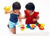Шумные игрушки опасны для детских ушей